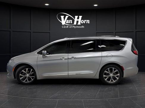 Used 2019 Chrysler Pacifica Limited image 12