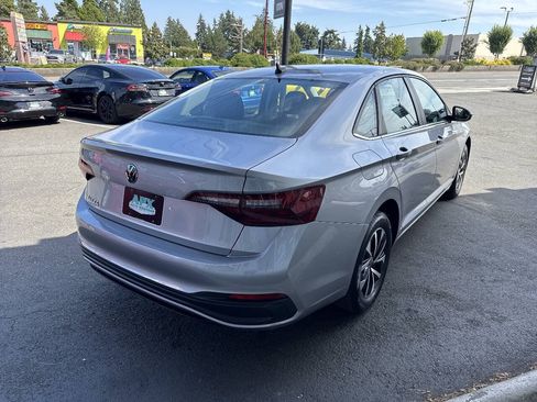 Used 2022 Volkswagen Jetta S FWD image 8