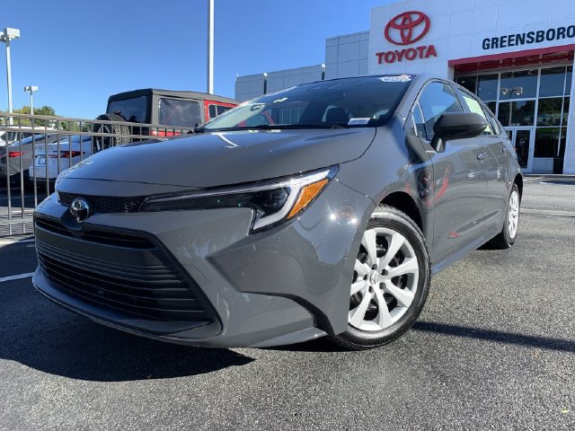 Used 2026 Toyota Corolla LE FWD image 4
