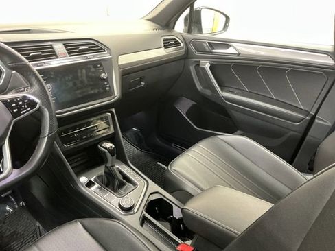 Used 2022 Volkswagen Tiguan SE R-Line image 47