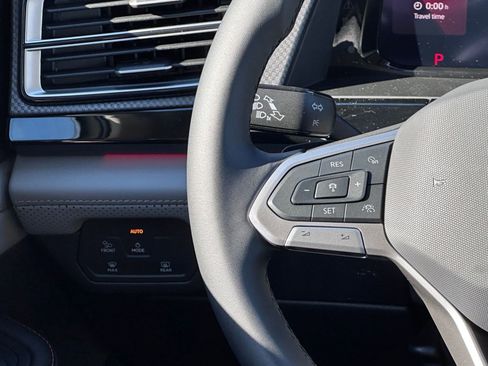 New 2026 Volkswagen Atlas Peak Edition AWD/4WD image 16