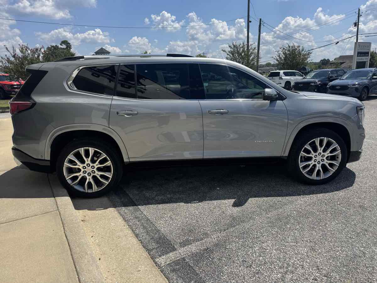 Used 2025 GMC Acadia Denali w/ Super Cruise Package AWD/4WD image 42