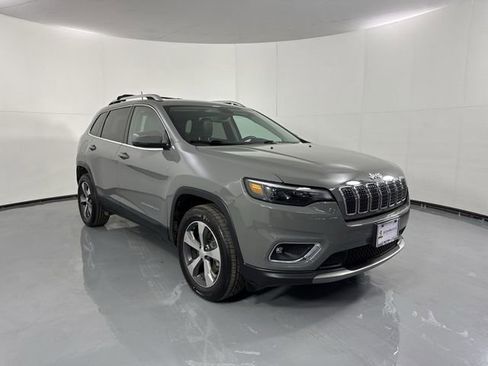 Used 2019 Jeep Cherokee Limited image 3