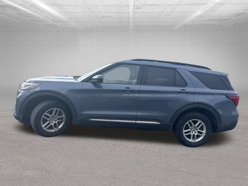 Used 2025 Ford Explorer Active AWD/4WD image 4