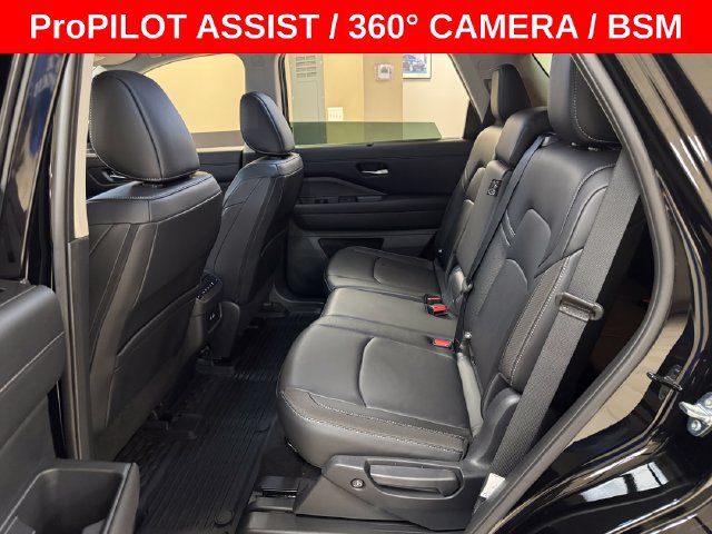 Used 2025 Nissan Pathfinder SL w/ Cargo Package FWD image 20
