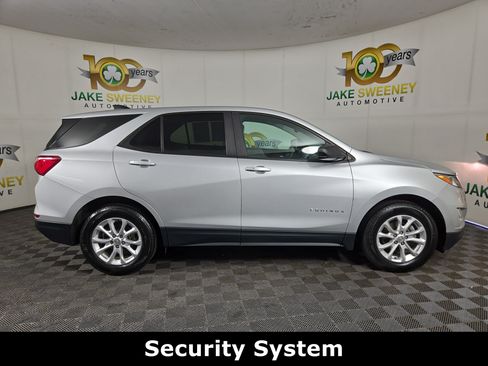 Certified 2020 Chevrolet Equinox LS w/ LS Convenience Package FWD image 10
