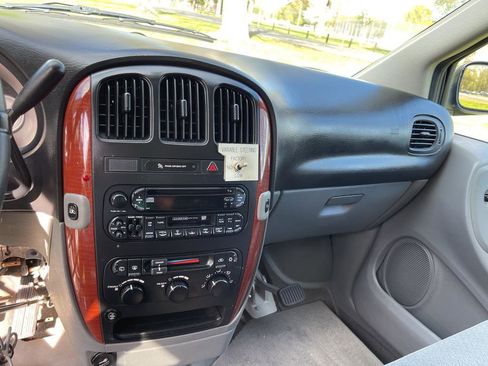 Used 2005 Chrysler Town & Country LX w/ Popular Equipment Group II image 27