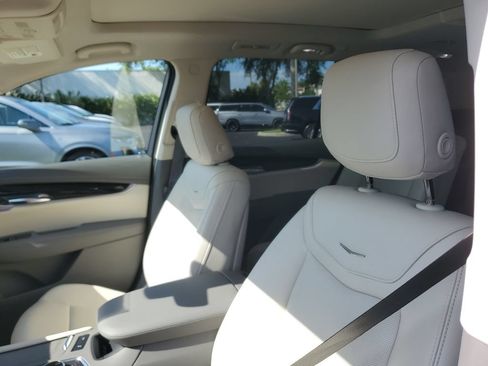 Certified 2024 Cadillac XT6 Premium Luxury w/ Technology Package FWD image 21