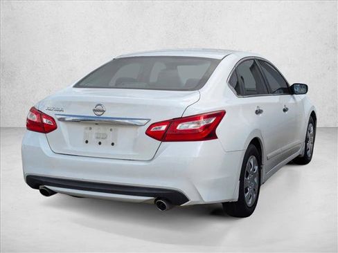 Used 2017 Nissan Altima 2.5 S w/ Power Driver Seat Package image 5