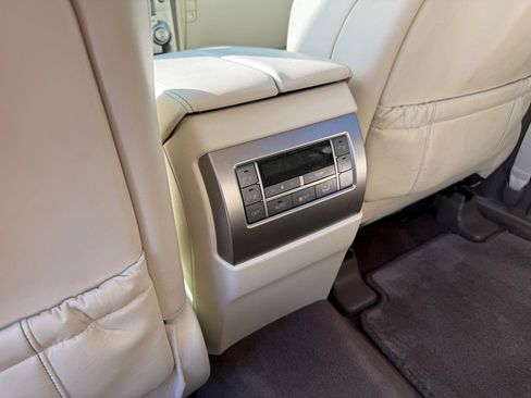 Used 2015 Lexus GX 460 w/ Premium Package AWD/4WD image 25