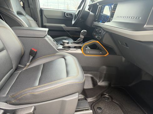 Used 2023 Ford Bronco Badlands image 30