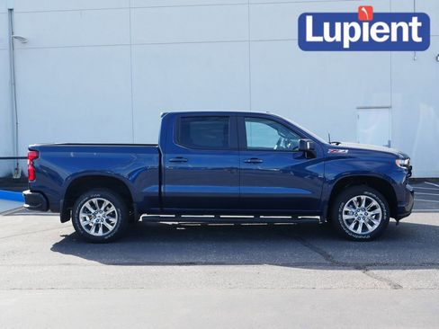 Used 2022 Chevrolet Silverado 1500 RST image 2
