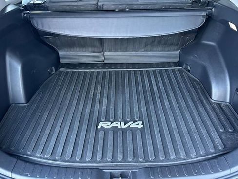 Certified 2022 Toyota RAV4 LE image 19
