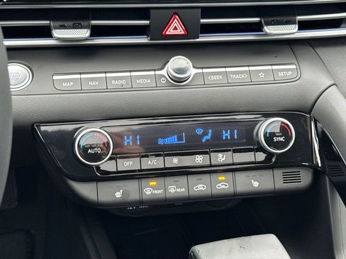 New 2026 Hyundai Elantra Limited image 18