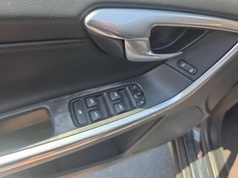 Used 2013 Volvo XC60 T6 AWD/4WD image 11