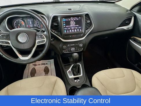 Used 2017 Jeep Cherokee Latitude w/ Comfort/Convenience Group image 28