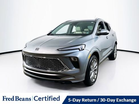 Used 2025 Buick Encore GX Avenir w/ Avenir Technology Package image 3