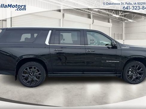 Used 2023 Chevrolet Suburban High Country AWD/4WD image 2