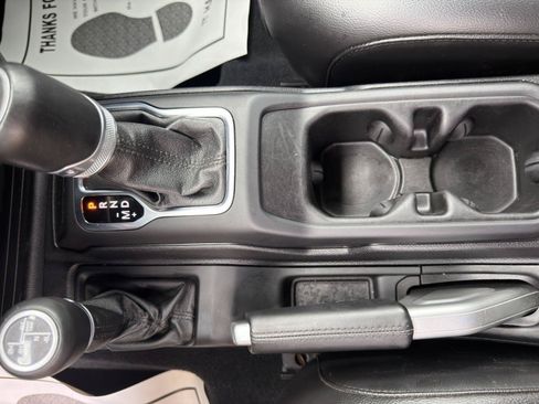 Used 2020 Jeep Wrangler Unlimited Sahara AWD/4WD image 35
