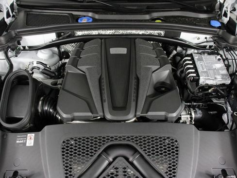 New 2026 Porsche Macan S image 20