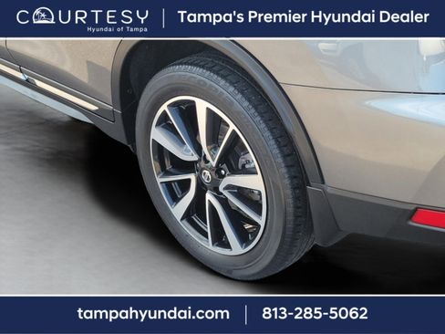 Used 2019 Nissan Rogue SL w/ Premium Package image 5