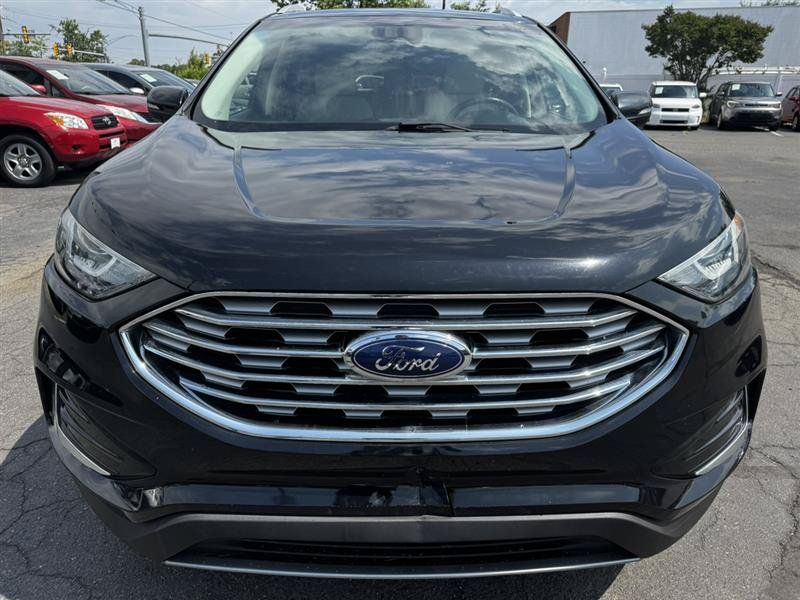 Used 2019 Ford Edge Titanium FWD image 4