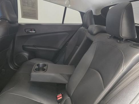 Used 2022 Toyota Prius FWD image 12