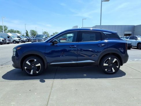 New 2026 Nissan Kicks SR w/ SR Premium Package AWD/4WD image 4