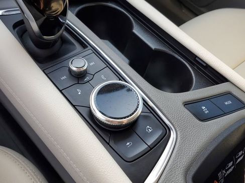 Used 2022 Cadillac XT5 Premium Luxury image 23