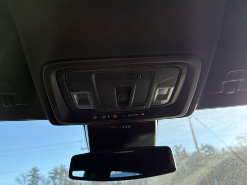 Used 2024 GMC Sierra 1500 AT4 w/ AT4 Premium Package image 18