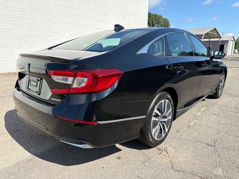 Used 2022 Honda Accord EX-L image 2