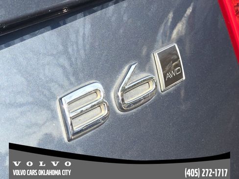 Certified 2024 Volvo XC90 B6 Ultimate w/ Protection Package Premier image 9