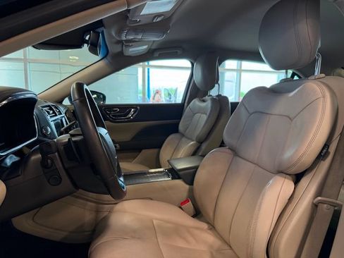Used 2017 Lincoln Continental Select w/ Climate Package FWD image 20