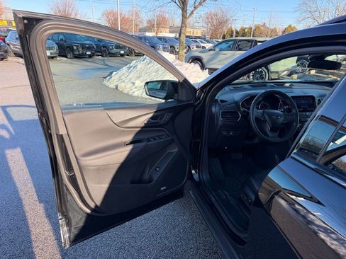 Used 2023 Chevrolet Equinox RS w/ RS Leather Package image 10