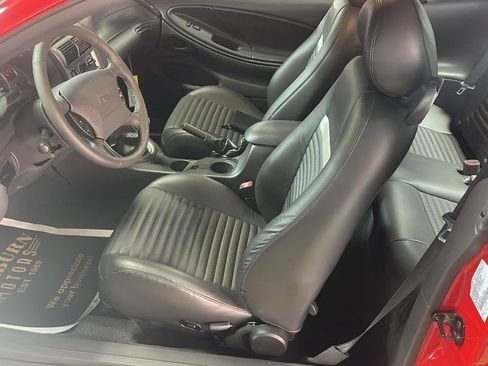 Used 2004 Ford Mustang Mach 1 RWD image 25