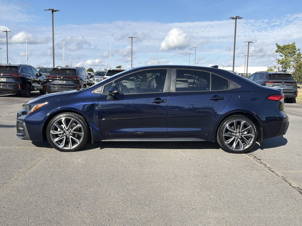 Used 2020 Toyota Corolla SE FWD image 2