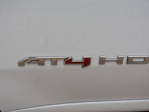 Used 2024 GMC Sierra 2500 AT4 w/ AT4 Premium Plus Package AWD/4WD image 12