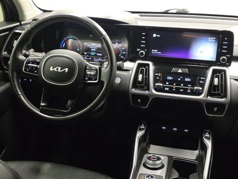 Used 2022 Kia Sorento S AWD/4WD image 5