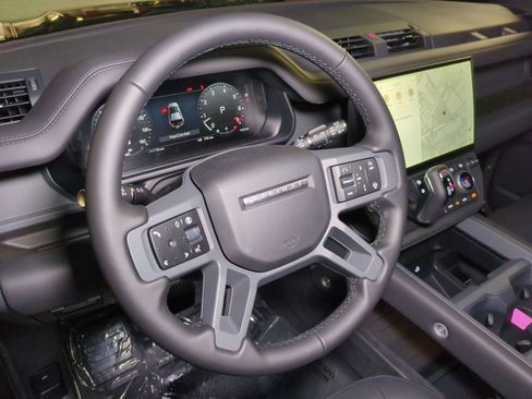 New 2026 Land Rover Defender 110 X-Dynamic SE AWD/4WD image 17