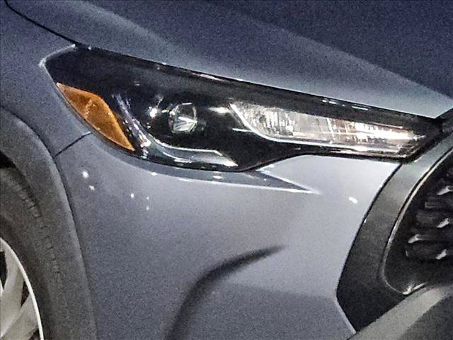 Used 2022 Toyota Corolla Cross LE FWD image 5
