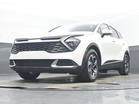 Used 2023 Kia Sportage LX image 25