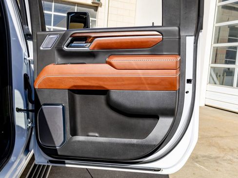 Used 2024 GMC Sierra 2500 Denali Ultimate image 38