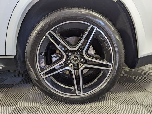 Used 2025 Mercedes-Benz GLS 450 4MATIC image 28