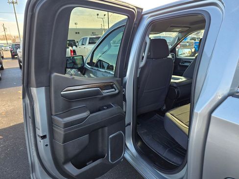 Used 2023 GMC Sierra 1500 SLE w/ Enhanced Capability Package image 16