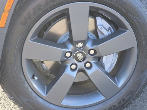 New 2025 Land Rover Defender 110 S image 30