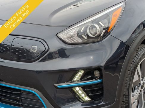 Used 2022 Kia Niro EX Premium w/ Cold Weather Package image 11