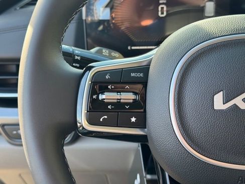 New 2026 Kia Carnival FWD image 28