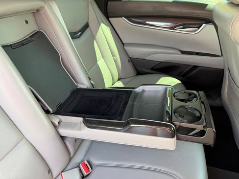 Used 2017 Cadillac XTS Luxury FWD image 37