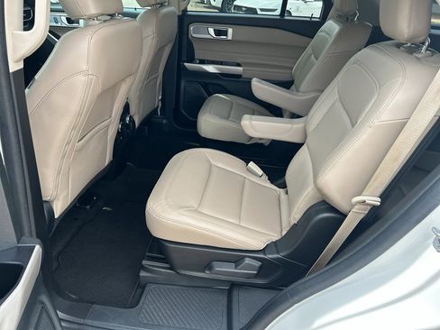 Used 2022 Ford Explorer XLT w/ Equipment Group 202A image 14