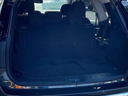 Used 2020 Nissan Pathfinder SV FWD image 19